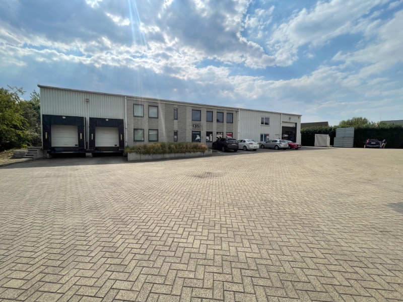 industrieel-gebouw-te-huur-zwijndrecht